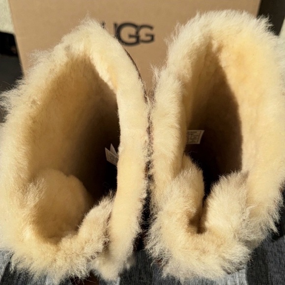 UGG Bailey Bow Tall II Boot - Picture 10 of 11